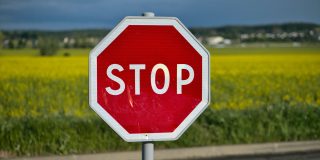 WhatsApp and Telegram blocked in Russia | Octagonal stop sign shown