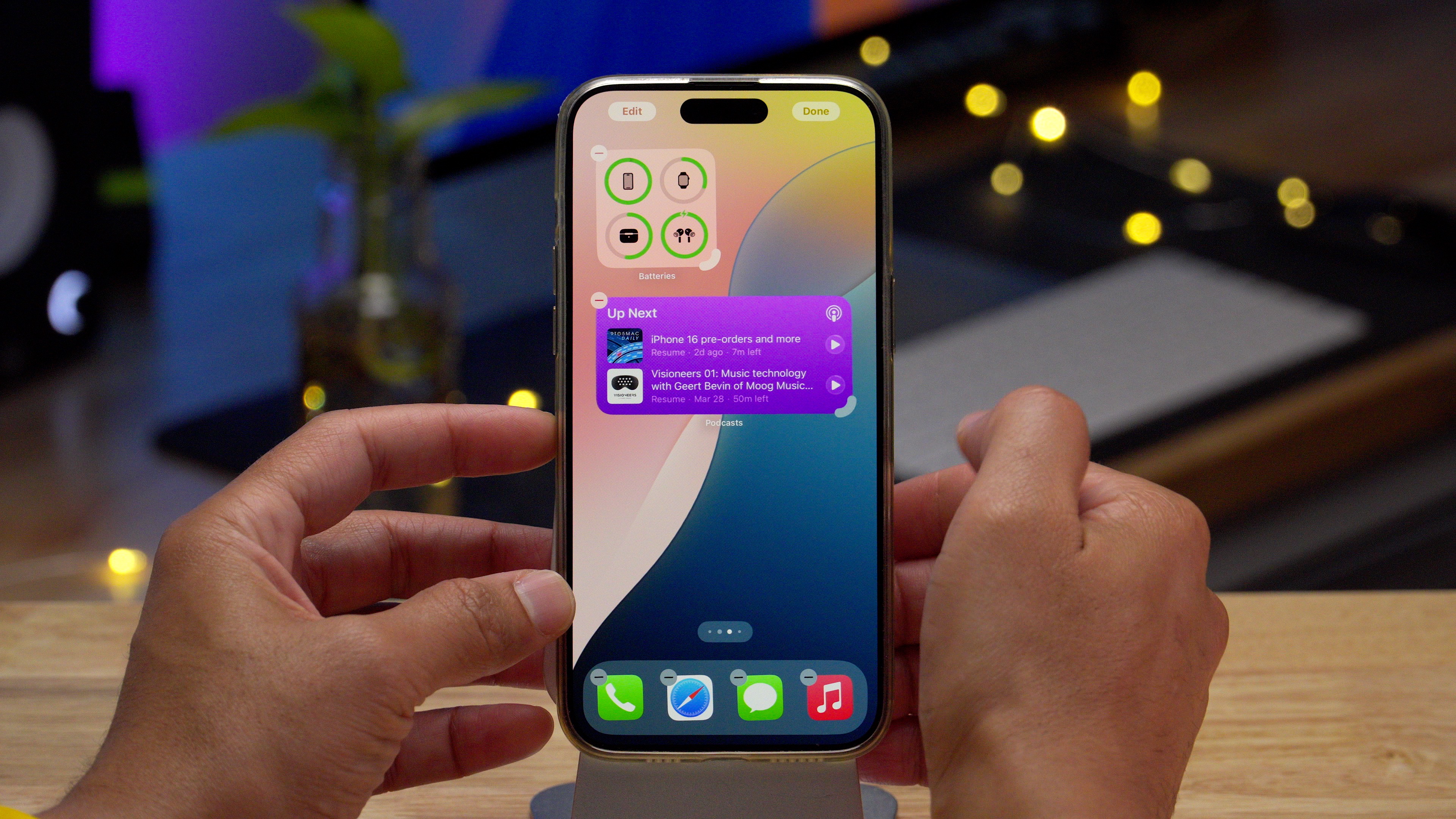 iOS 18 Resize widget drag handles