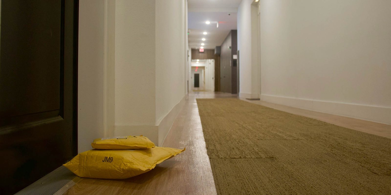 Porch pirates appear to be accessing AT&T data to track iPhone deliveries | Packages left outside an apartment door