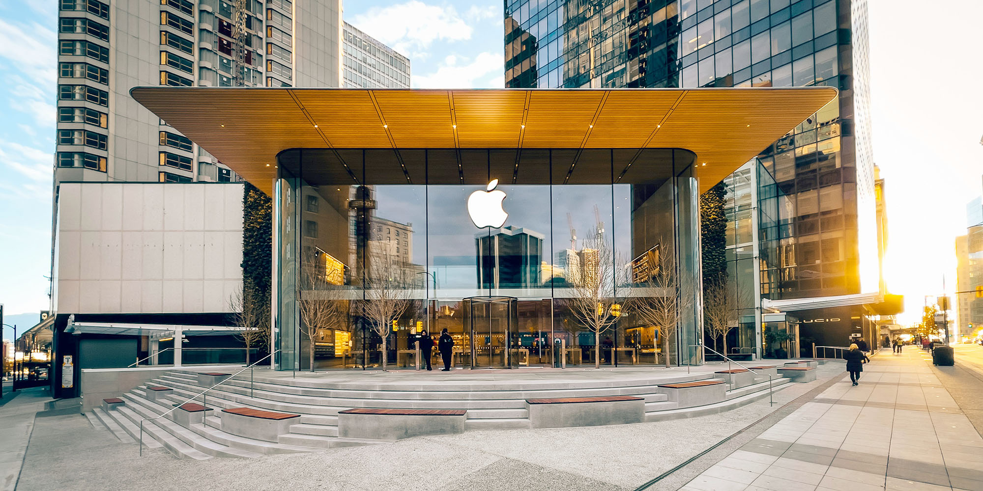 Apple trade-in values cut for iPhone, iPad, Mac, and Apple Watch | Apple Store shown