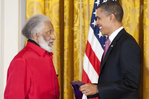 Getty Images US President Barack Obama (R) awards the 2010 National Medal of Arts to Grammy-winning American jazz tenor Sonny Rollins during a ceremony at the White House in Washington, DC, March 2, 2011
