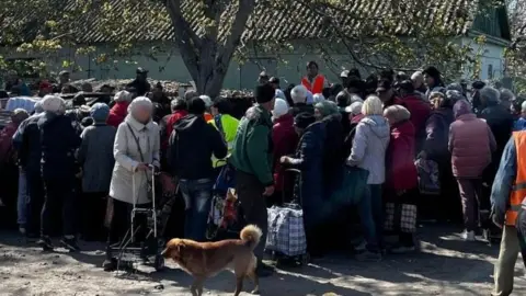 Telegram People in Oleshky gather for food delivery
