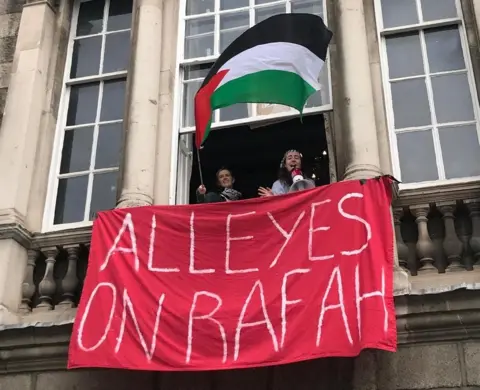 László Molnárfi Student protesters in Dublin