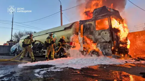DSNS Ukraine A burning truck in Kyiv region