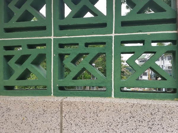 見下文