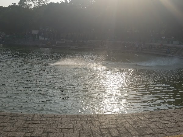 見下文