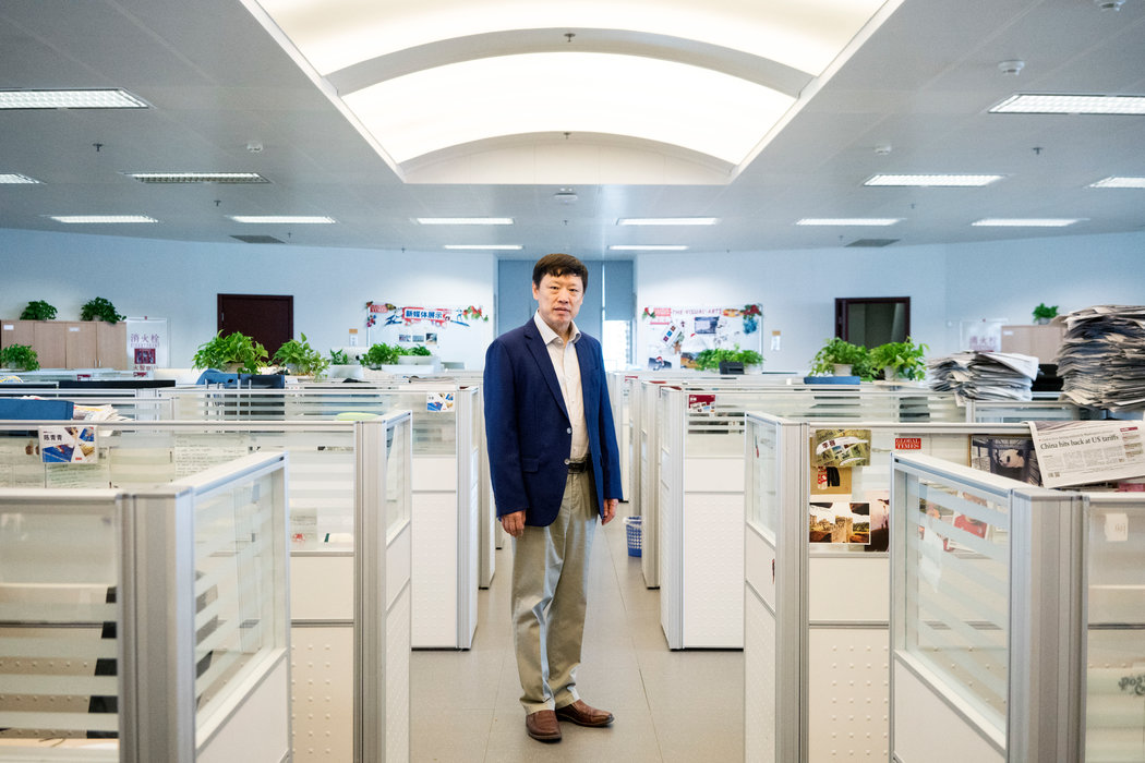 胡錫進在《環球時報》位於北京的編輯部。「中國向世界闡釋自己的能力不足，」這份民族主義小報的主編說。