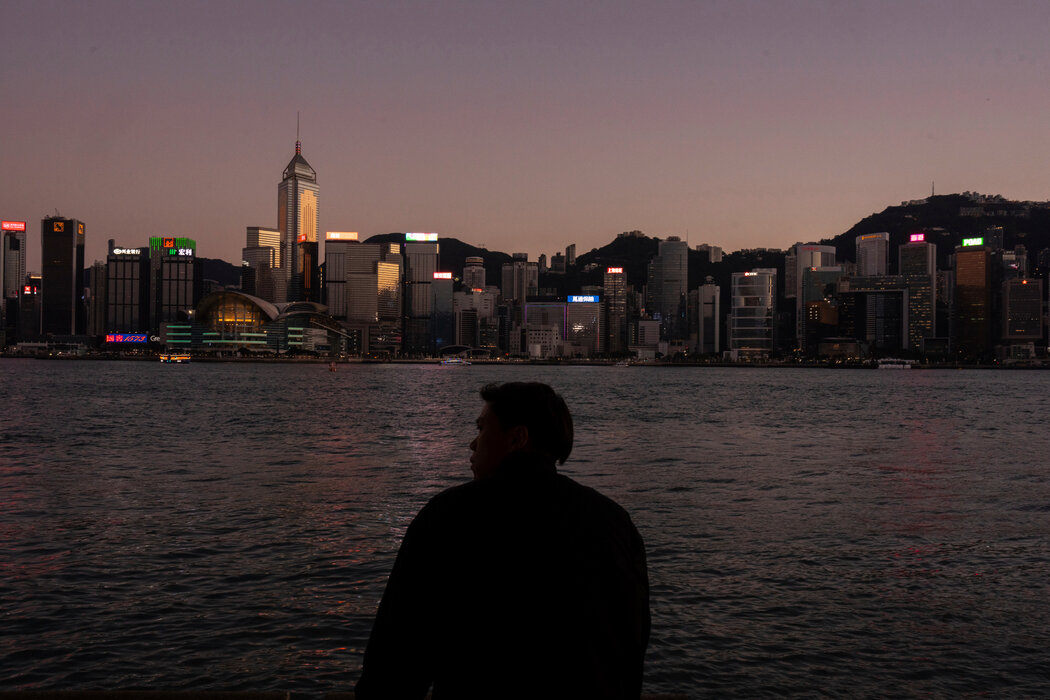 香港的城市天際線。為了重振這座城市，政府將重點放在了安全問題上。