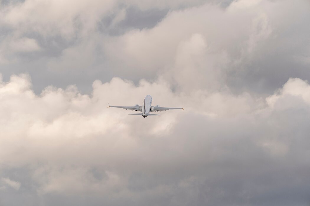 在華盛頓州倫頓進行試飛的波音737 Max 8型飛機。「他們只想提高飛機的生產速度，」一名曾在倫頓工作的機械師提到公司時說。