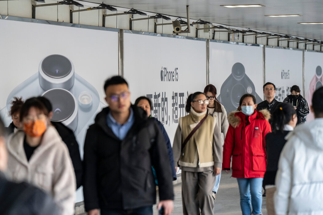蘋果在上海等城市投放廣告提醒居民,他們仍能購買iPhone 15。