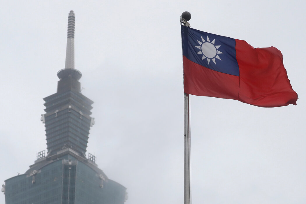 首都台北的震感持續了一分多鐘，電視新聞上顯示了建築物搖晃的畫面。