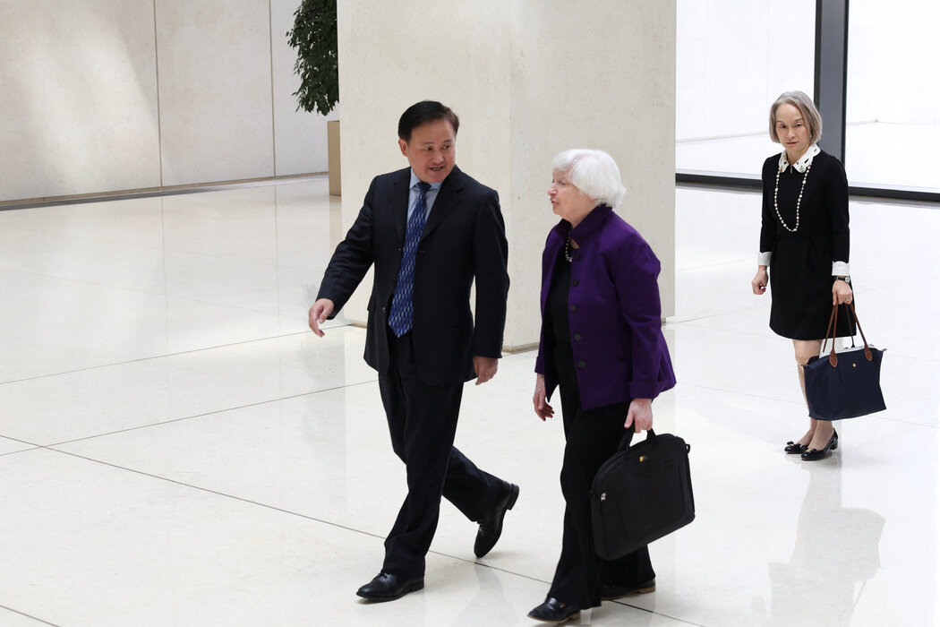週一,耶倫在北京與中國央行行長潘功勝會面。