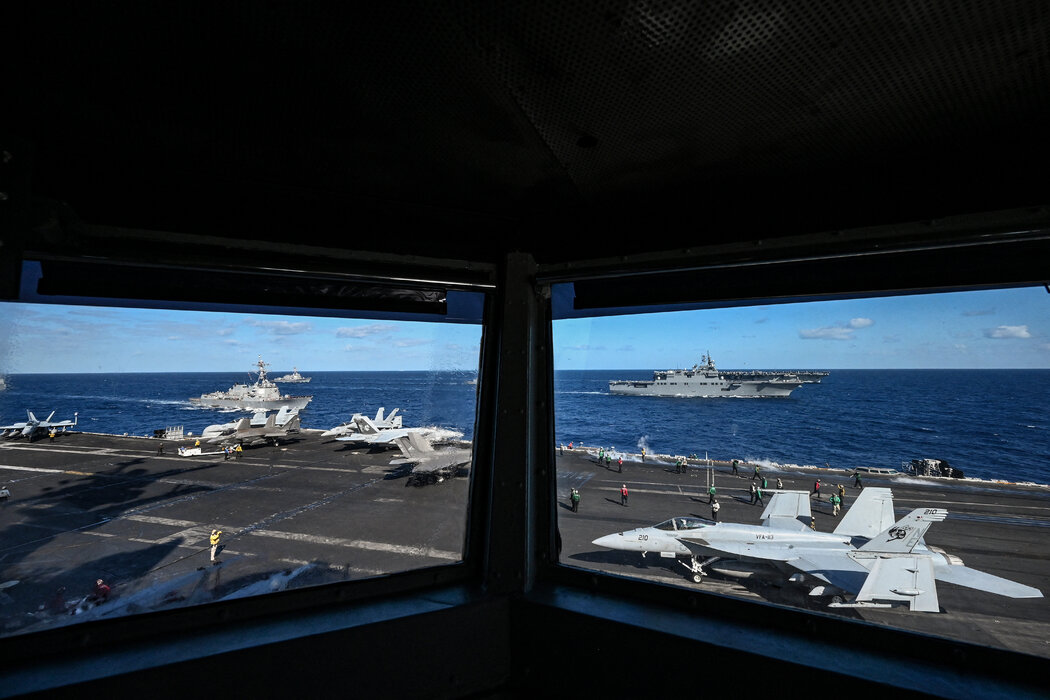 今年1月,美國和日本在菲律賓海舉行聯合軍事演習期間,「卡爾·文森號」航母甲板上的戰機。