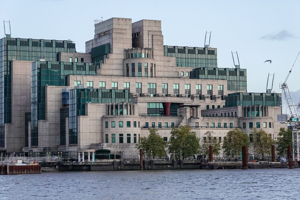 英國祕密情報局(MI6)位於倫敦的大樓。中國的指控是中英之間接連發出間諜指控的最新一起。