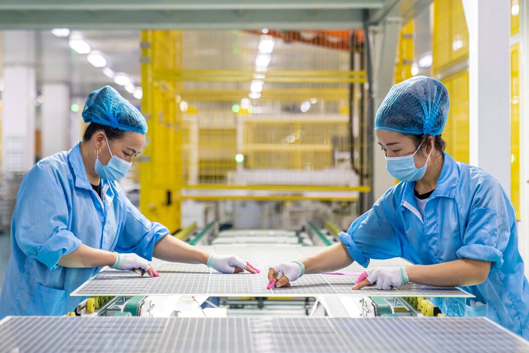對中國企業在東南亞生產的部分太陽能產品徵收的關稅，在暫停兩年後，於週四恢復。