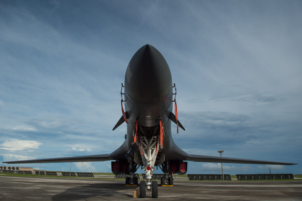 關島安德森空軍基地的一架B-1轟炸機。雖然拜登政府並未放棄口頭上支持無核世界的立場，但官員們承認，現在達成新的軍備控制協議機會渺茫。