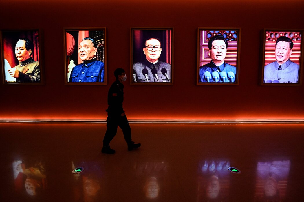 自1949年中共建政以來的幾位領導人（左起）：毛澤東、鄧小平、江澤民、胡錦濤和習近平。