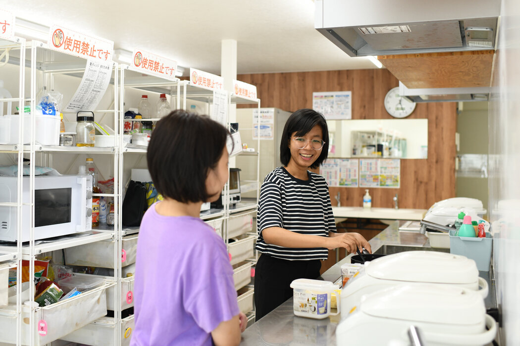 於·達欣和其他外國工人住在前橋的合租房子裡。