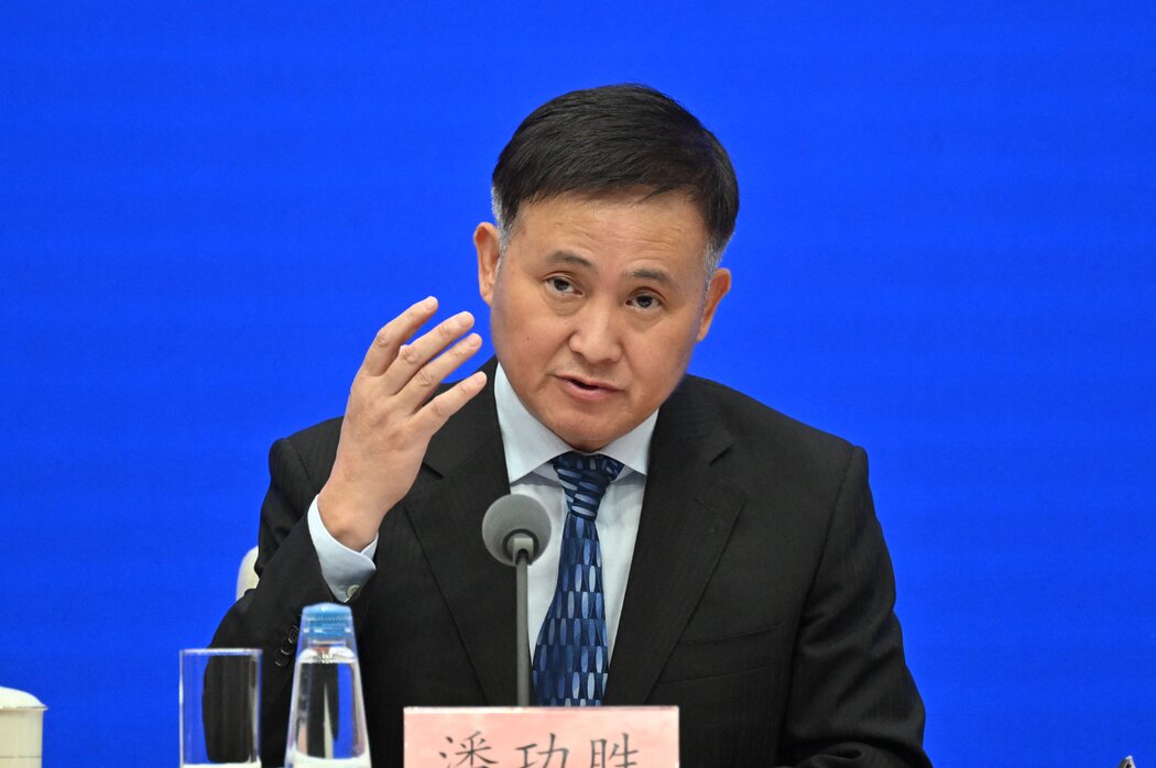 中國人民銀行行長潘功勝在週二罕見的新聞發布會上。
