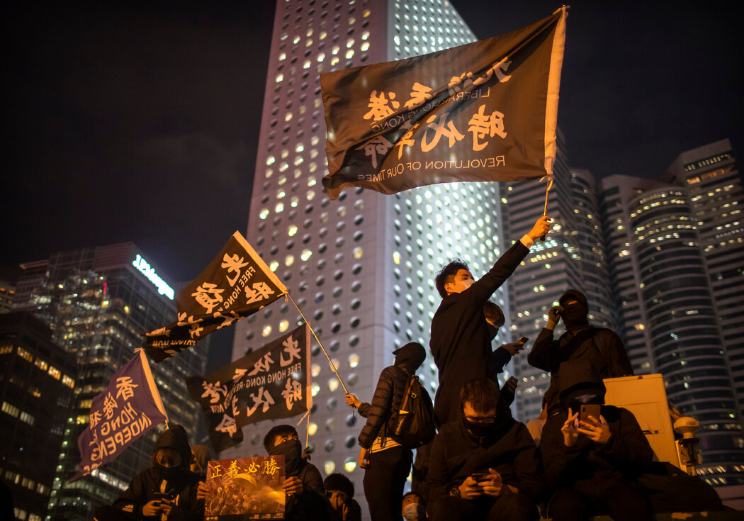 2019年,反政府示威活動席捲香港,導致了一場政治鎮壓,幾乎消滅了所有公開反對北京的聲音。