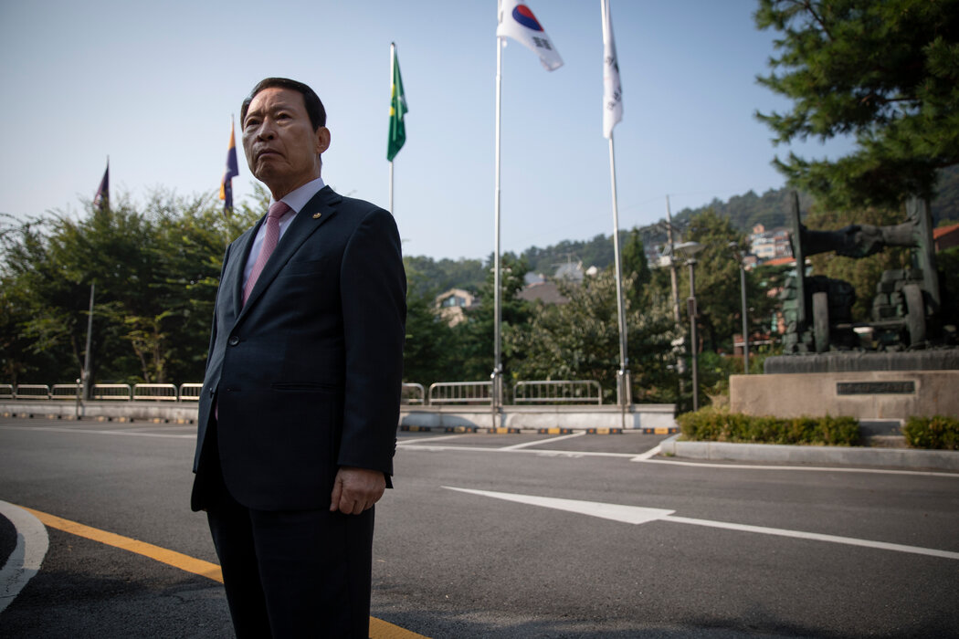 咸鏡南道任命的省長宋亮英(音)說,他自己的孫子並不像他一樣熱衷於實現統一。