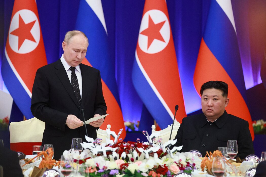 6月，俄羅斯總統普丁和朝鮮領導人金正恩在平壤舉行的國宴上，照片由俄羅斯官方媒體發布。