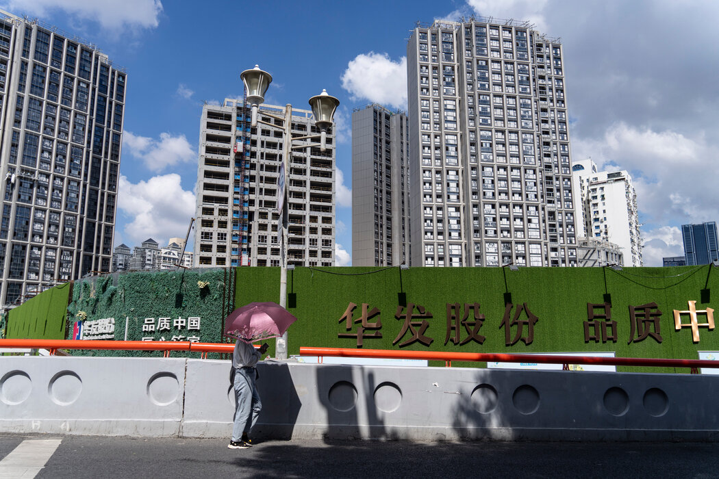 上海的一個新住宅開發項目。中國房地產市場的崩潰已讓中國中產階級相當部分的財產化為烏有。