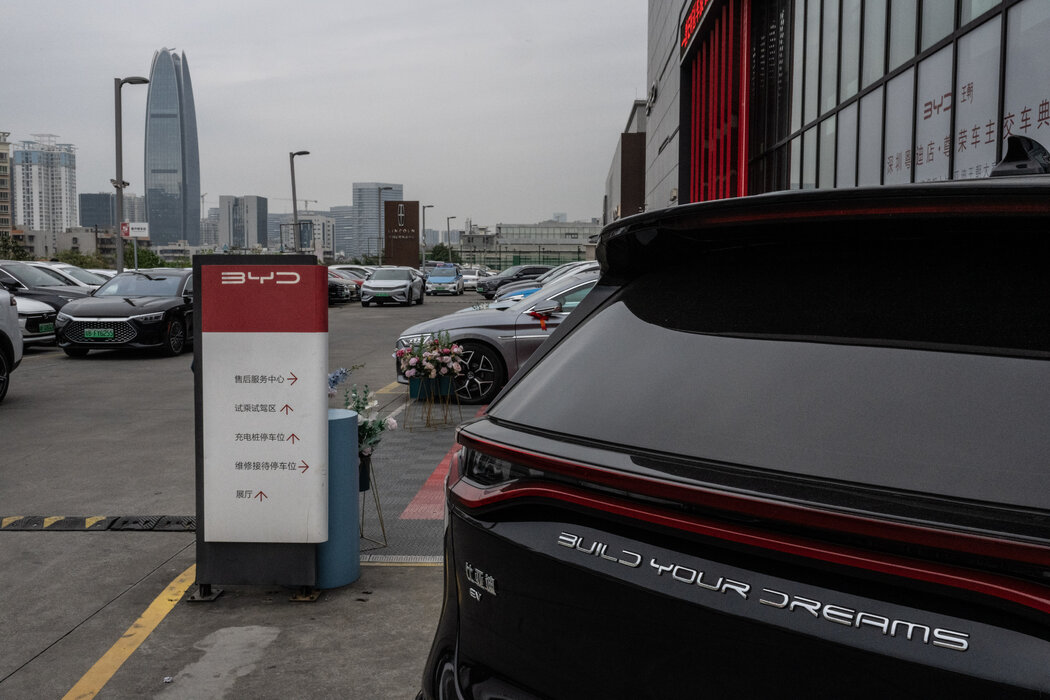 深圳的一家比亞迪經銷店。這家電動汽車公司面臨著中國汽車行業日益激烈的競爭壓力。