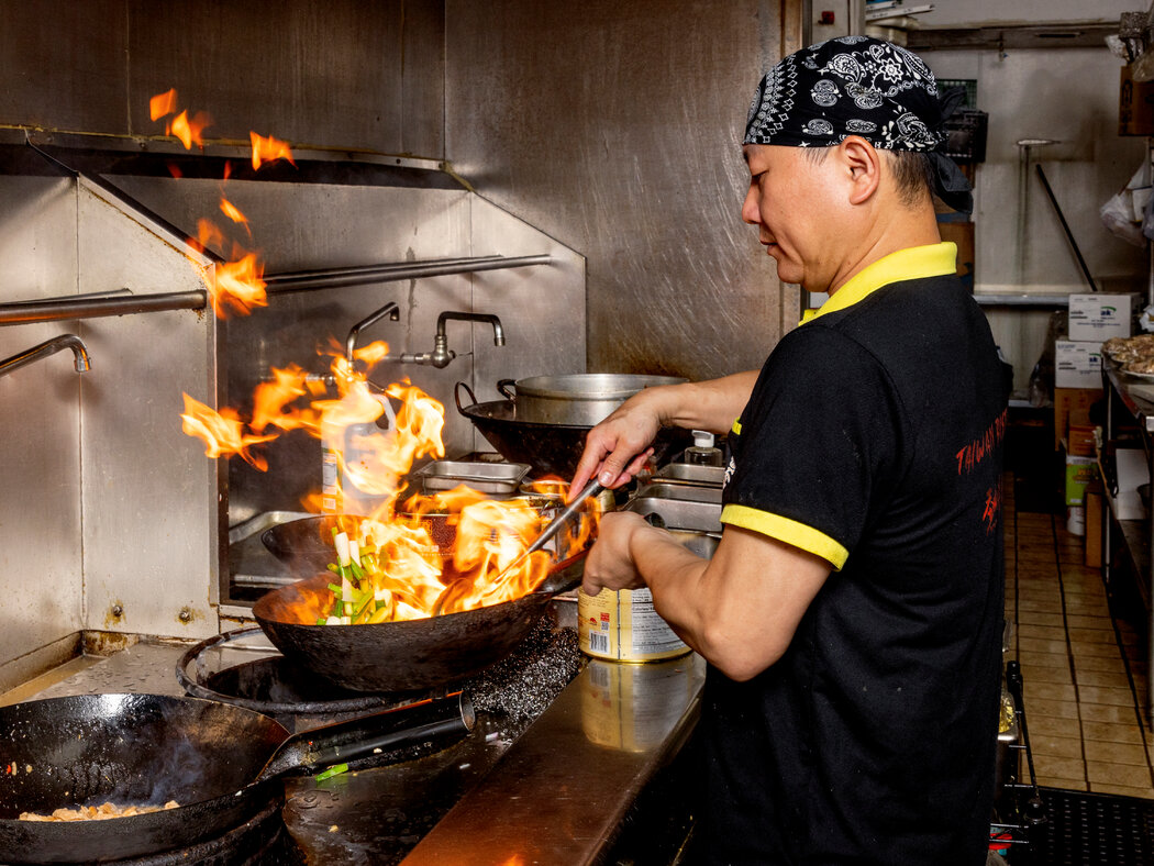 在聽說會有很多新員工前來後，台灣餐廳「Taiwan Bistro熱炒168」老闆張文權今年從新墨西哥州搬到了亞利桑那州。