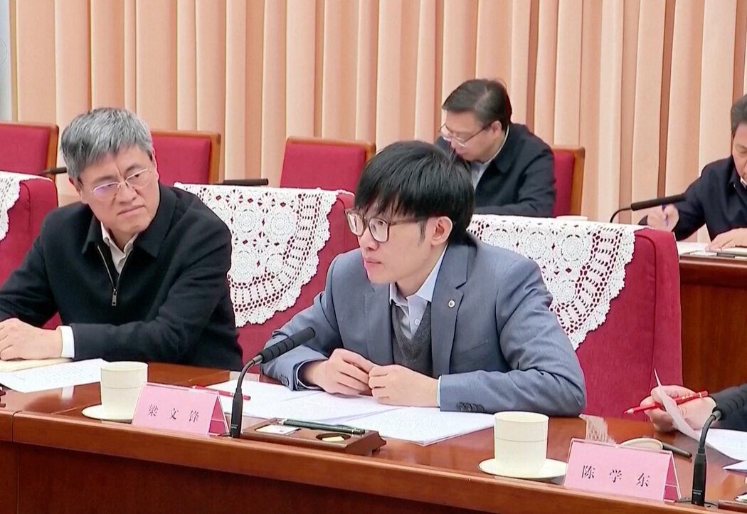 DeepSeek創始人梁文鋒1月與國務院總理李強會面,圖片來自中國官方媒體。