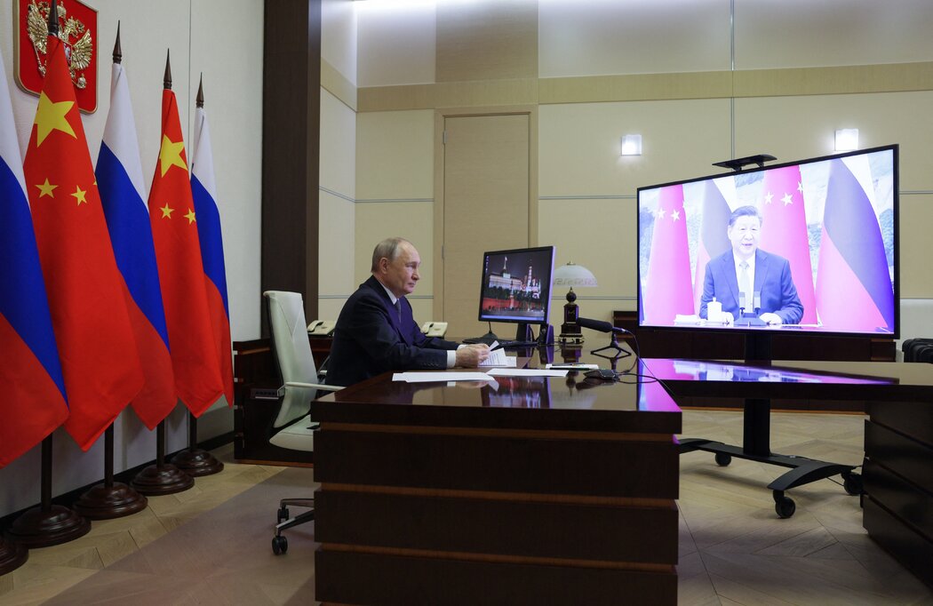 俄羅斯國家媒體上月發布的俄羅斯總統普丁與中國國家主席習近平舉行影片通話的照片。