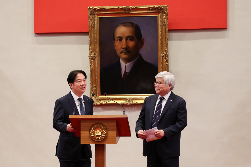 台灣總統賴清德與台積電董事長魏哲家週四在台北的記者會上。