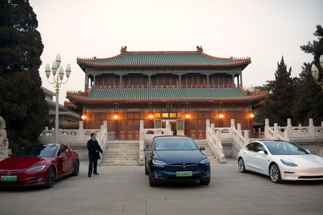 停在北京中南海裡的特斯拉，中南海是中國領導人的辦公重地，攝於2019年。
