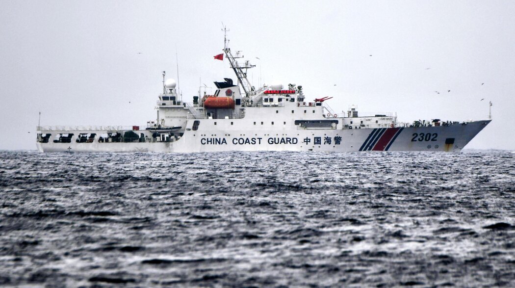 去年在爭議島嶼(日本稱尖閣諸島,中國稱釣魚島)附近的一艘中國海警船。這些島嶼由日本控制,中國也聲稱擁有主權。