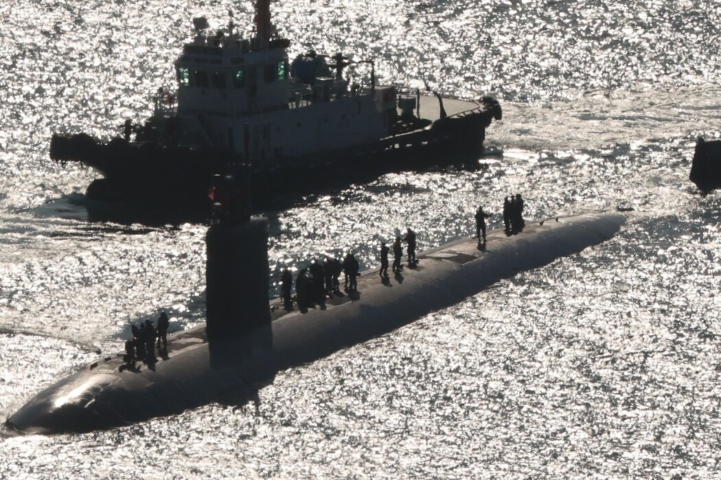 停靠在韓國海軍基地的美國核動力潛艇「亞歷山德里亞」號,攝於今年2月。