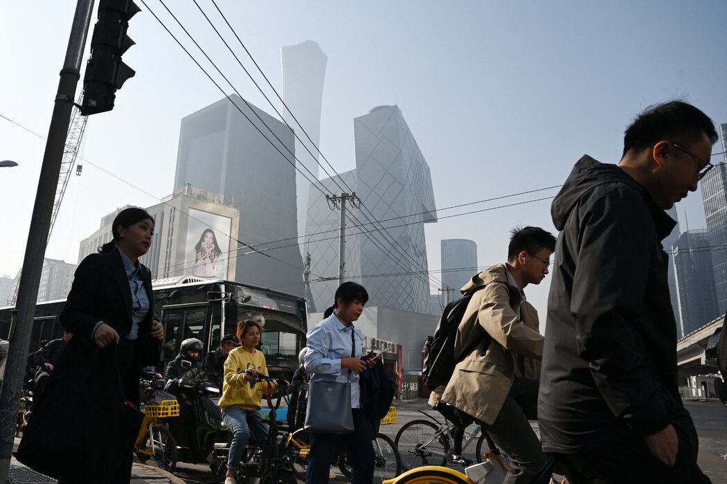 北京的通勤者。中國政府在與川普政府打關稅戰。