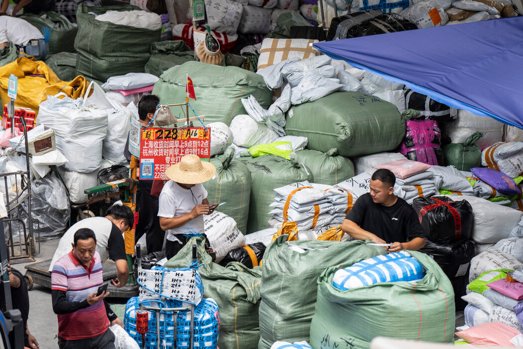 在對廉價商品的關稅豁免結束後，廣州的服裝製造商對美國的出貨量預計將下降。