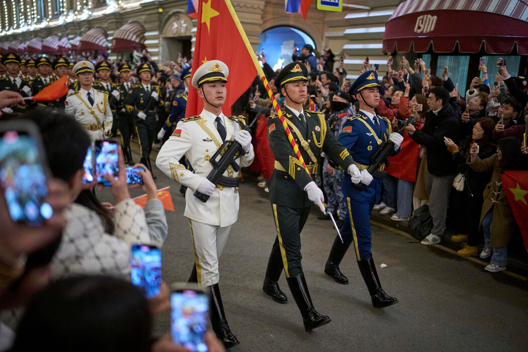 中國軍人在莫斯科參加閱兵綵排，攝於上週六。中國國家主席習近平將作為俄羅斯的主要嘉賓出席週五的勝利日閱兵式。