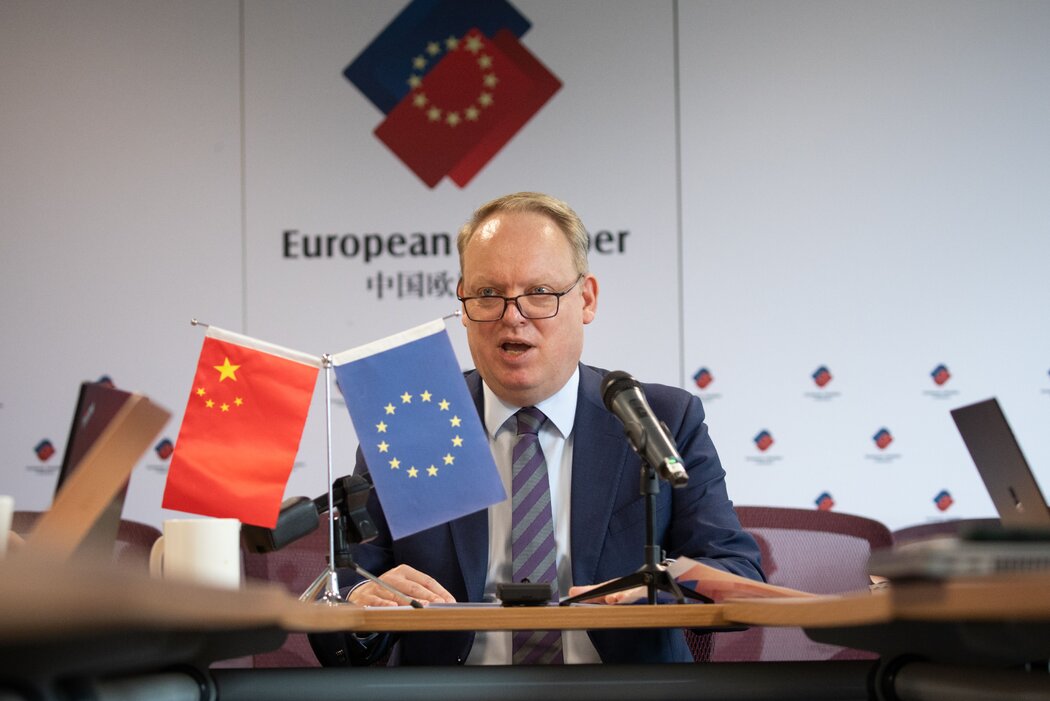 中國歐盟商會主席彥辭說，歐洲企業能在中國以別其他任何地方「都低的價格買到更好的零部件」。