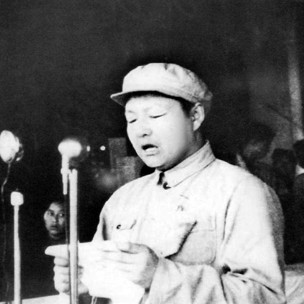 習仲勛在西安發表講話，攝於1949年6月。