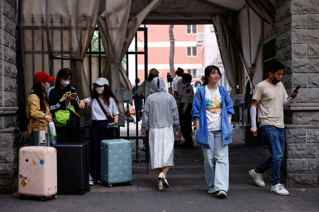 喬治敦大學亞洲法律中心執行主任托馬斯·凱洛格說："美國應該利用這一歷史性的人才外流，而不是對許多有才華的中國年輕人關上大門。