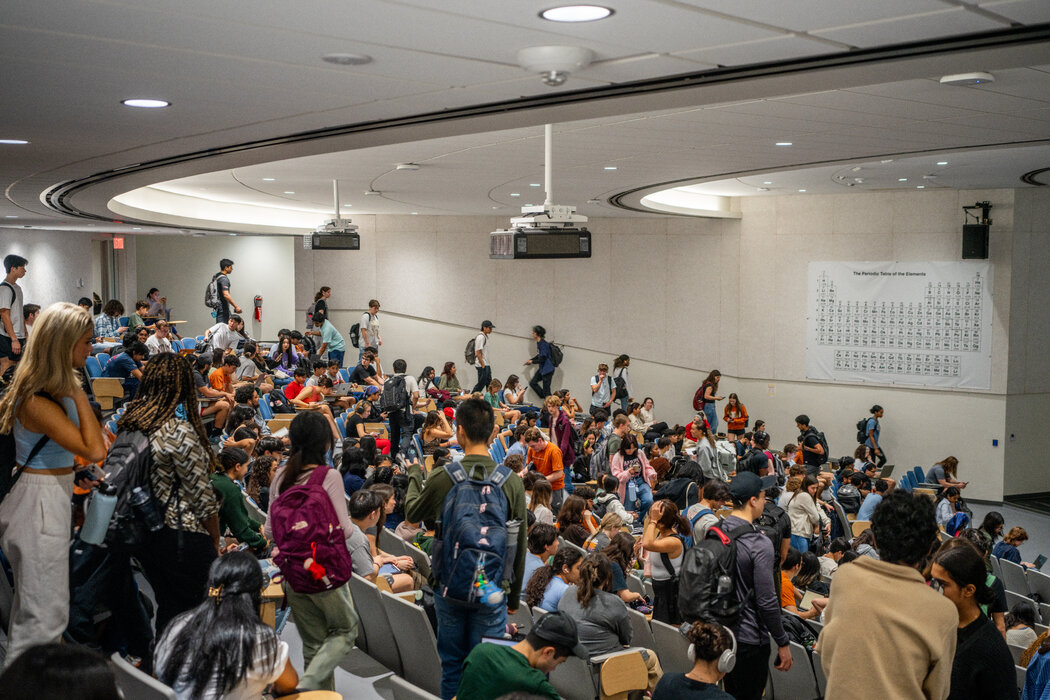 得克薩斯大學奧斯汀校區約有1400名中國學生。