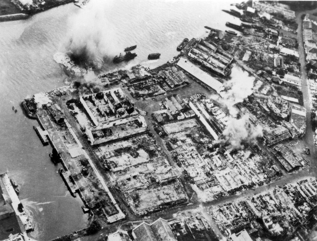 1942年,印度尼西亞蘇拉威西島上的日本設施發生爆炸。