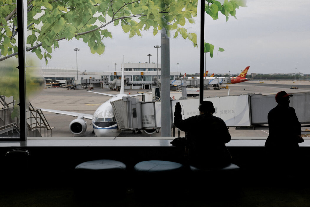 北京首都國際機場，攝於4月。中國禁止乘客攜帶部分充電寶登機，此前曾有幾百萬塊移動電源被召回。