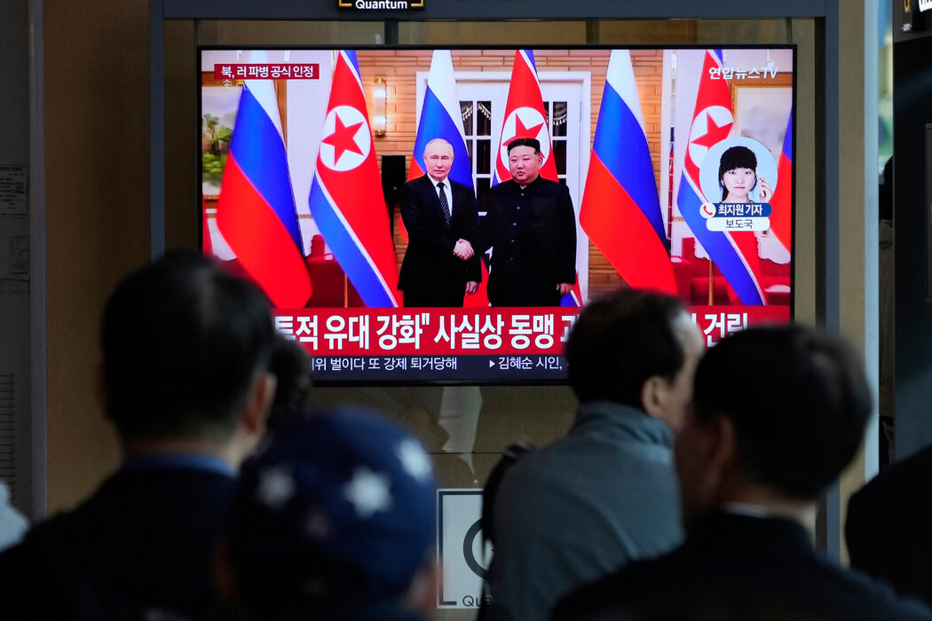 今年4月的一則新聞播報顯示了俄羅斯總統普丁與朝鮮領導人金正恩的畫面。除了向俄羅斯提供武器外,朝鮮還派遣了超過14000名士兵協助俄軍對抗烏克蘭部隊。