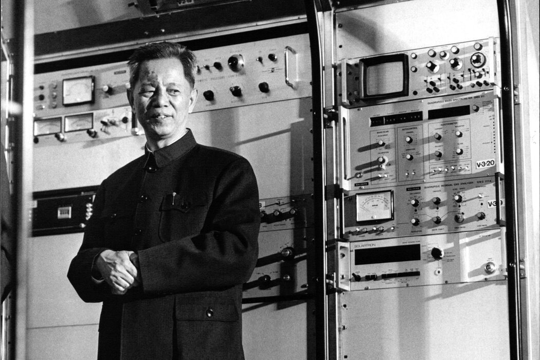 1978年,方毅成為分管科技工作的副總理後,迅即決策開發白雲鄂博礦的稀土資源。