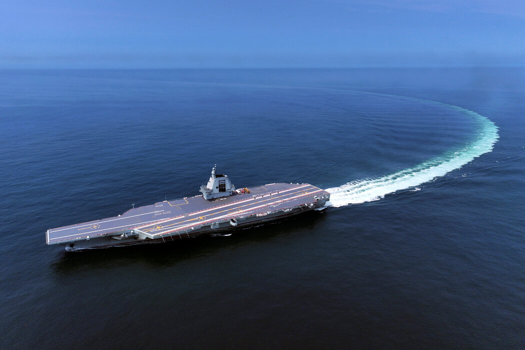 中國的第三艘航空母艦福建號在2024年進行了首次海試。