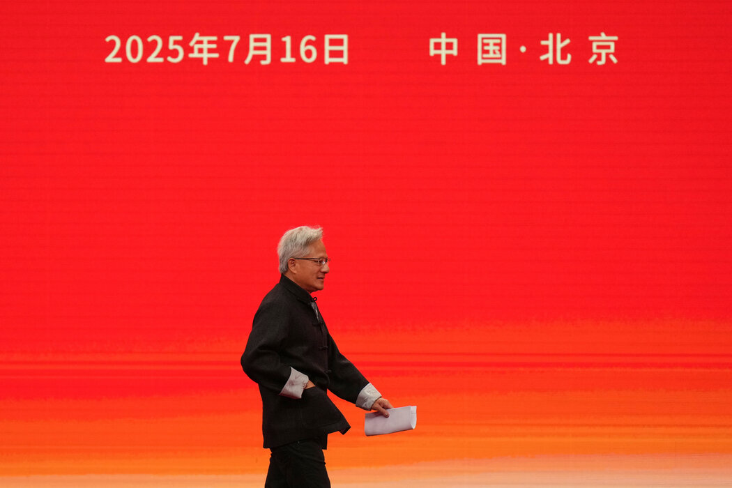英偉達公司首席執行官黃仁勛花了數月時間遊說政府改變人工智慧晶片的對華銷售禁令。