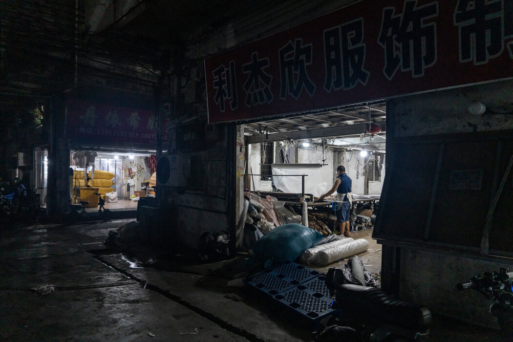 美國貿易政策給出口造成衝擊同時，中國的工人越來越不願意為了一份微薄的薪水忍受惡劣的工作條件。