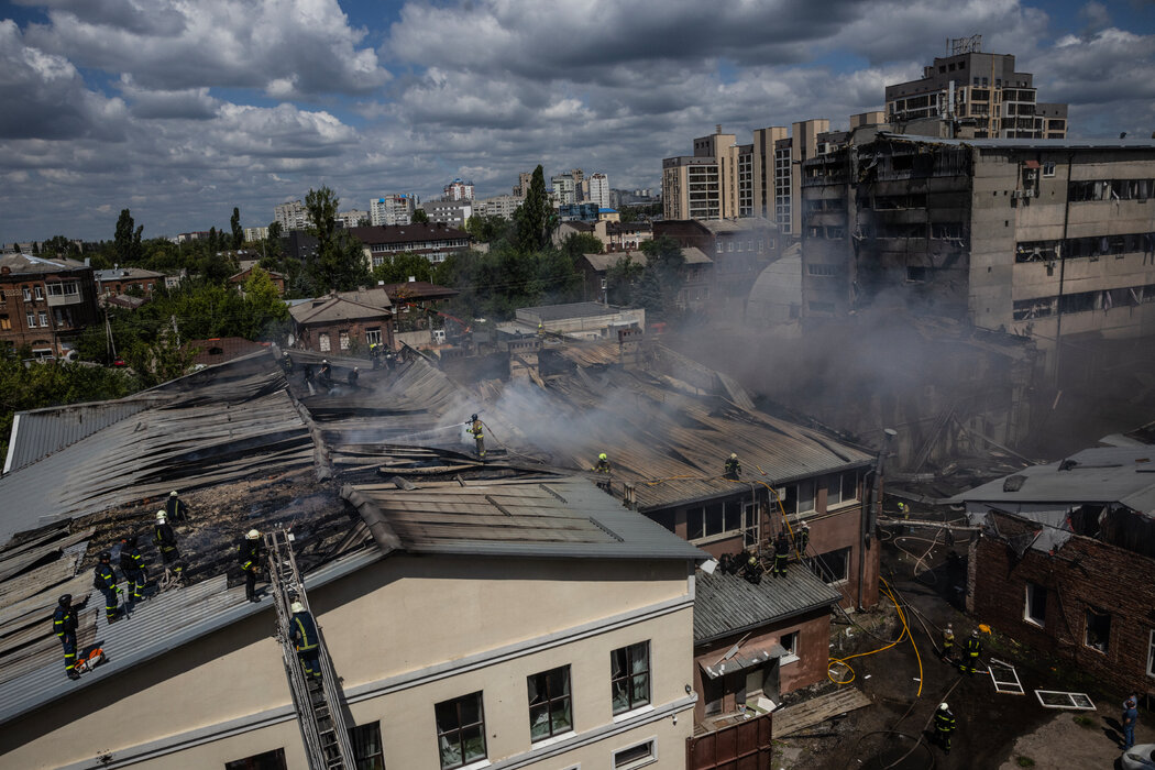 2024年7月,烏克蘭哈爾科夫地區遭受空襲後的景象。在阿拉斯加峰會召開前,烏克蘭人和歐洲人一直擔心這次會晤可能會演變成又一個雅爾達會議。